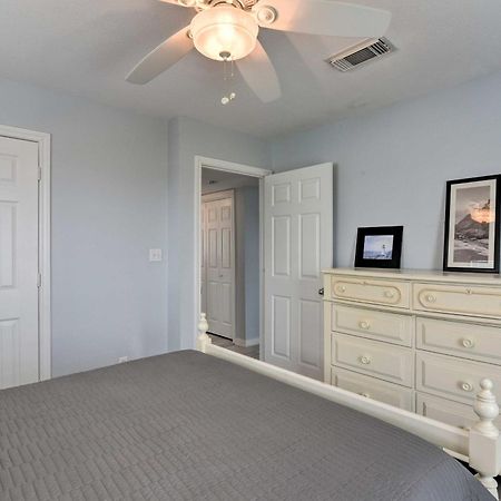 Oceanfront Galveston Home - Walk To Beach! Εξωτερικό φωτογραφία