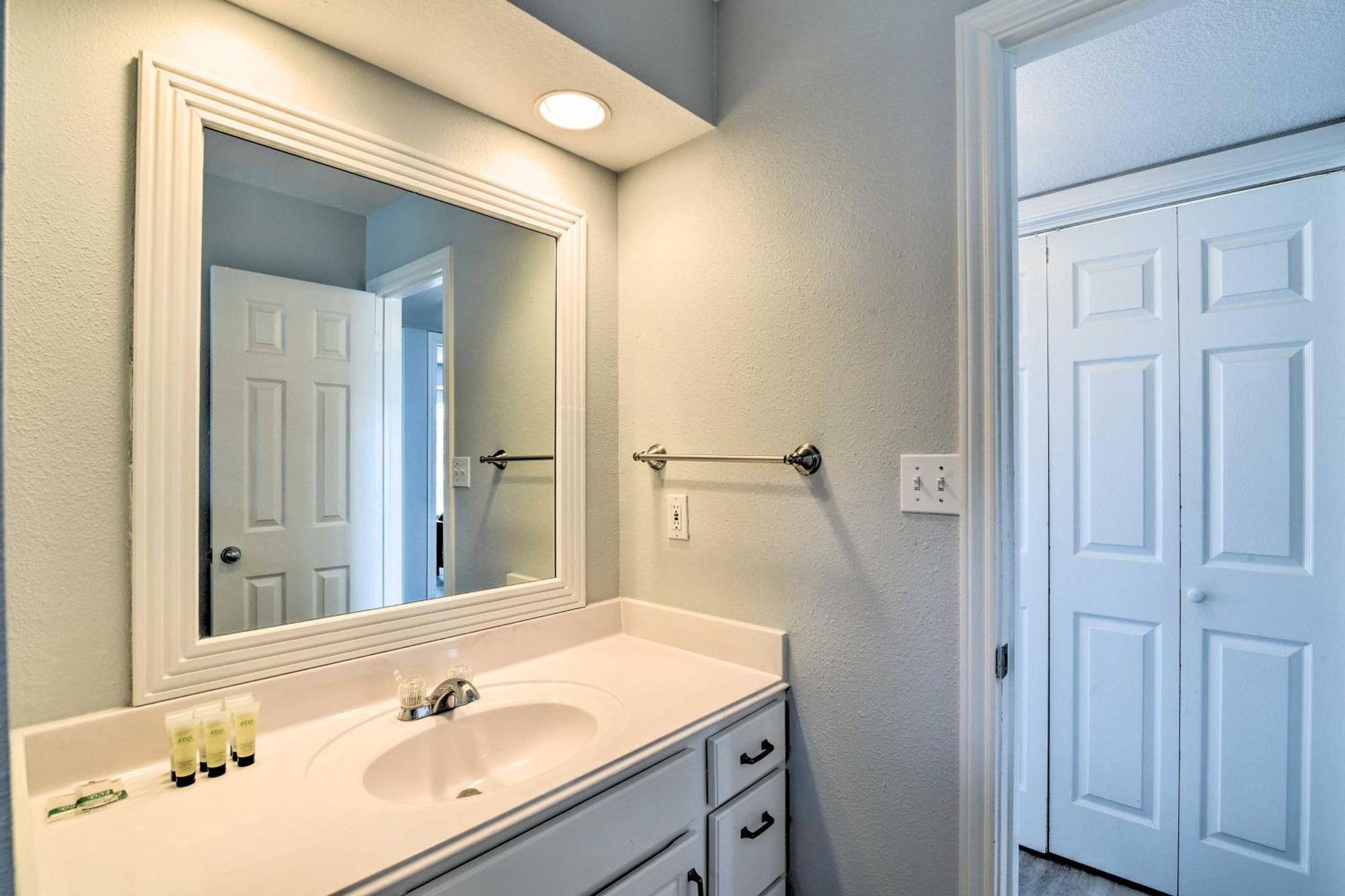 Oceanfront Galveston Home - Walk To Beach! Εξωτερικό φωτογραφία