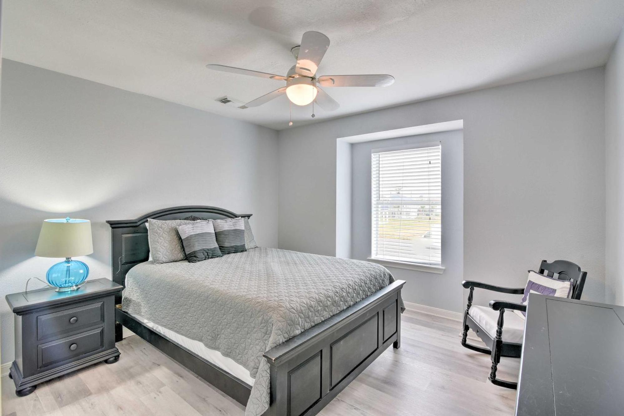 Oceanfront Galveston Home - Walk To Beach! Εξωτερικό φωτογραφία