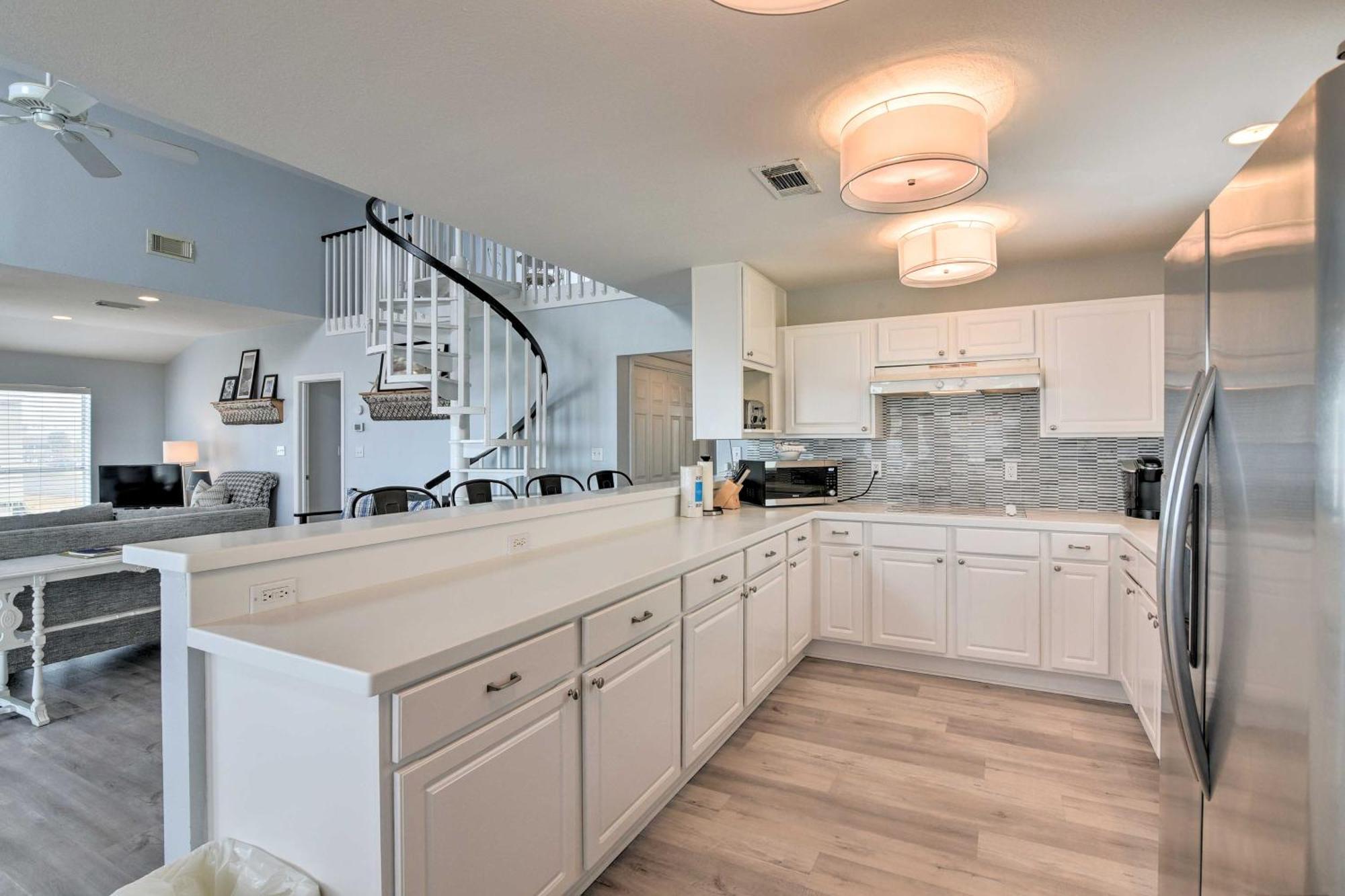 Oceanfront Galveston Home - Walk To Beach! Εξωτερικό φωτογραφία