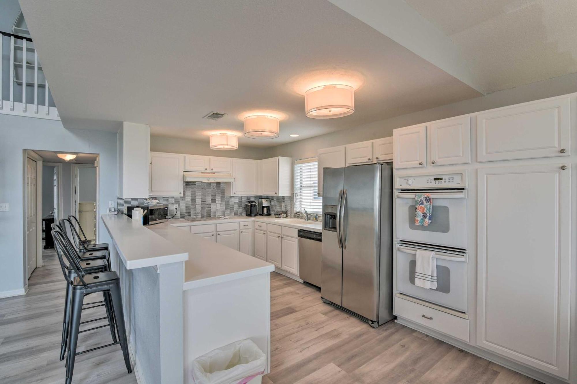Oceanfront Galveston Home - Walk To Beach! Εξωτερικό φωτογραφία