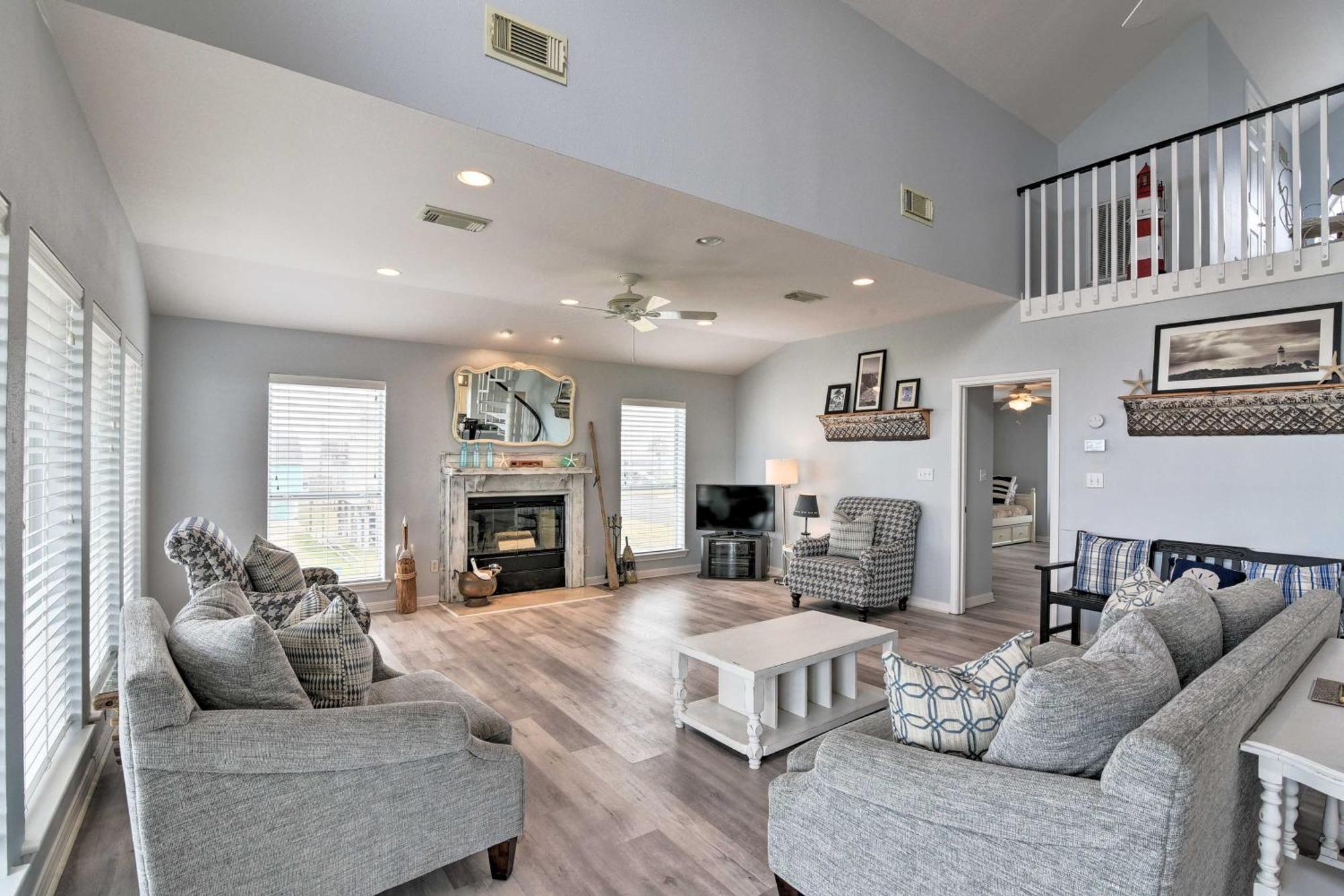 Oceanfront Galveston Home - Walk To Beach! Εξωτερικό φωτογραφία