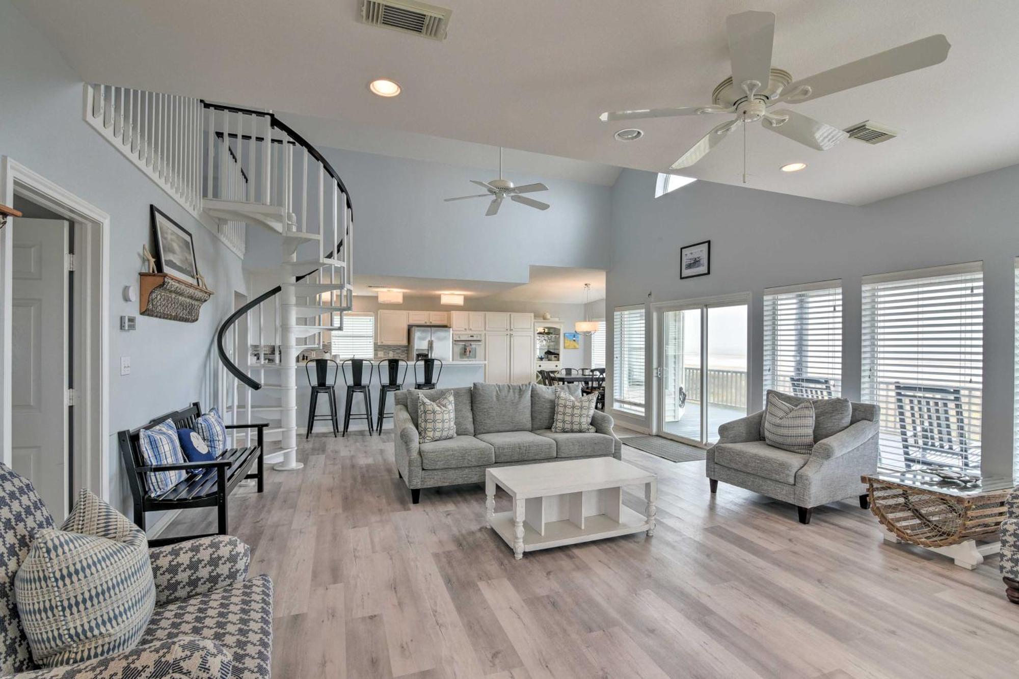 Oceanfront Galveston Home - Walk To Beach! Εξωτερικό φωτογραφία