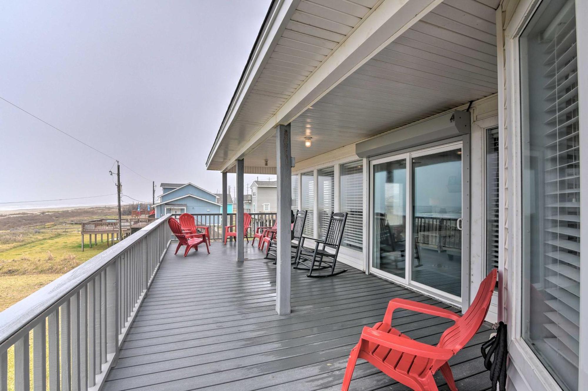 Oceanfront Galveston Home - Walk To Beach! Εξωτερικό φωτογραφία